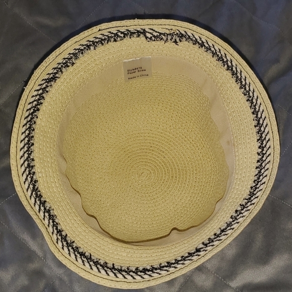 Vintage Style Cream and Navy Bucket Hat - Picture 3 of 3